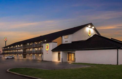 Vandalia Hotel | Super 8 by Wyndham Vandalia/Dayton International Airport