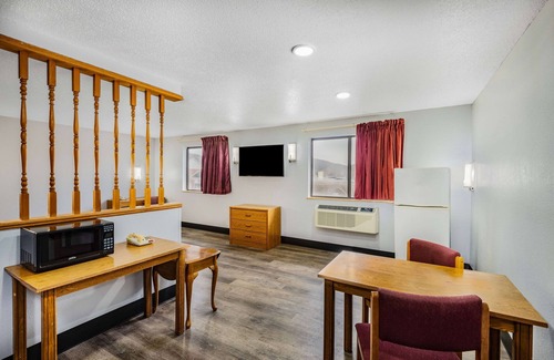 Waynesburg Hotel | Super 8 by Wyndham Waynesburg