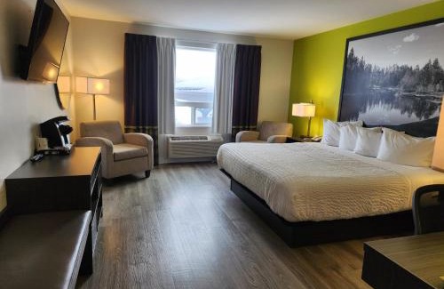 Winnipeg Hotel | Super 8 by Wyndham Winnipeg East MB