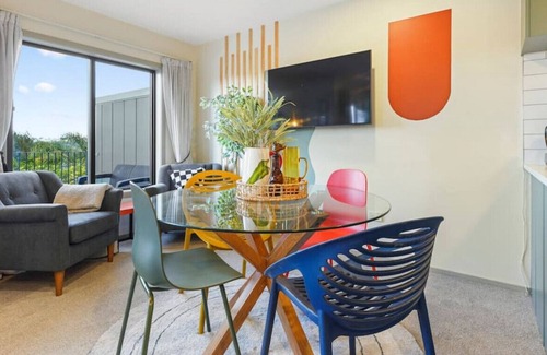 Albany House | Super Chic Apt nr Albany Mall | Carpark & Fibre