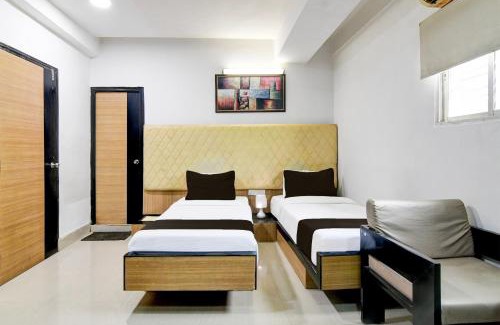 Kolkata Hotel | Super Collection O VIP Road Formerly Hotel Heritage