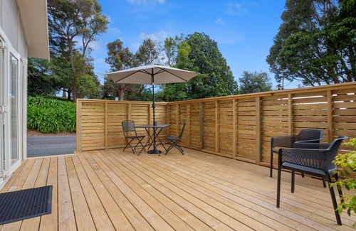 Katikati Cottage | Super-comfortable, rural studio/cottage accommodation near Waihi Beach