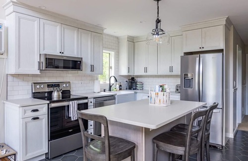 Saugerties South House | Super Comfortable Water-view Home in Saugerties