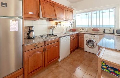 Llanca Apartment | Super Fener 93 - top-floor apartment with terrace
