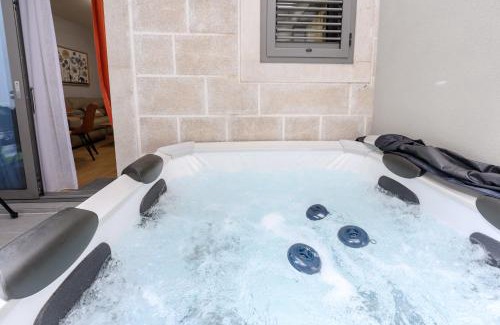 Kotor Apartment | Super Nova Lux Apartment with Jacuzzi
