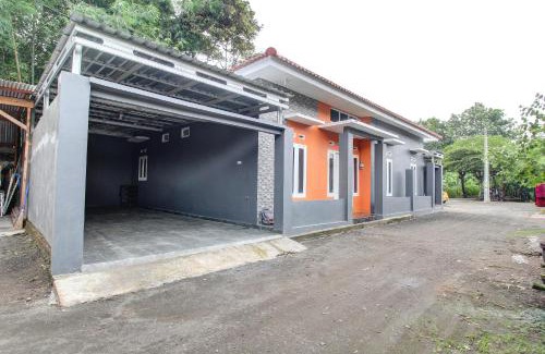 Kediri Hotel | Super OYO 92118 Alif House Syariah 2