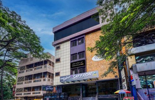 Rajajinagar Hotel | Super Townhouse OAK Clove Boutique Hotel Rajaji Nagar Near Lulu Mall Bengaluru