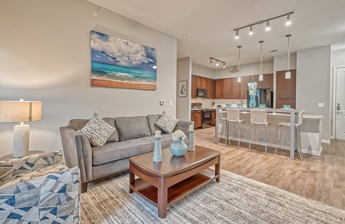 South Main Apartment | Superb 2Bed 2Bath W Pool View N NRG Med Ctr Area