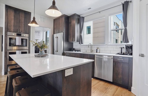 Central Business District House | Superb 4-bedroom townhome in Provo with AC, WiFi