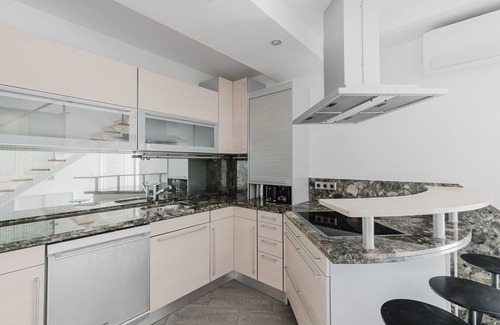 Roßau House | Superb Alsergrund 4BR w/Elevator, Open Plan, by Blueground
