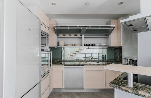 Roßau House | Superb Alsergrund 4BR w/Elevator, Open Plan, by Blueground