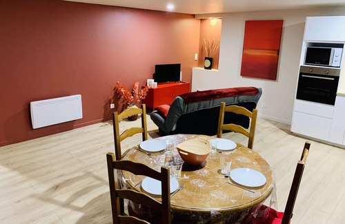 Gignac Apartment | Superb cocoon with balneotherapy bath in the room in south of France