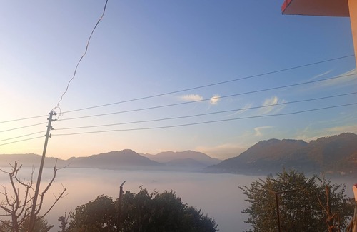 Bhimtal Cottage | Superb cottage with lake view & WiFi in Naukluchiatal