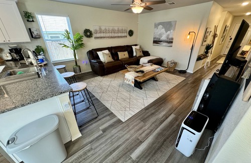 Southside House | Superb Home 7 minutes from Lackland Air Force Base