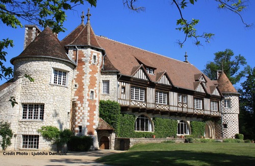 Les Chapelles-Bourbon House | Superb manor house 15 minutes from Disneyland and 45 minutes from Paris
