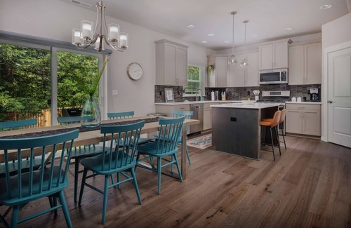 Aloha House | Superb New Construction, Pet Friendly, Hot Tub, Ping Pong, Near TopGolf, Under 15 Miles to Portland