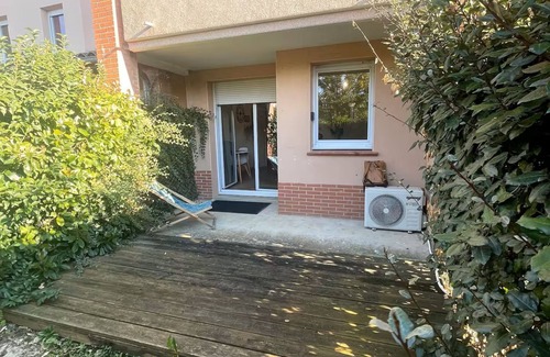 Grenade-sur-Garonne Apartment | Superb studio in secure residence with swimming pool