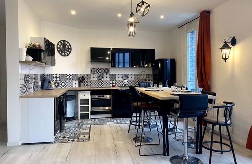 Aulnay-sous-Bois Apartment | ⭐ Superb T5 redone with taste ☀15min Paris /CDG ✈️ 🚇