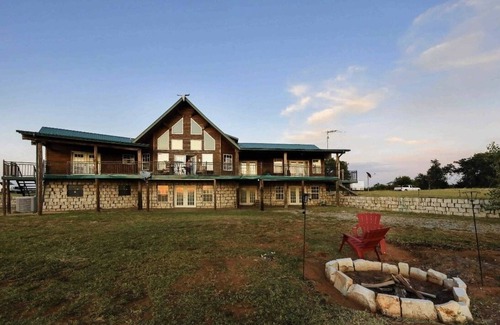 Comanche County Cabin | Superb view Lake Ellsworth! Log cabin in the country.
