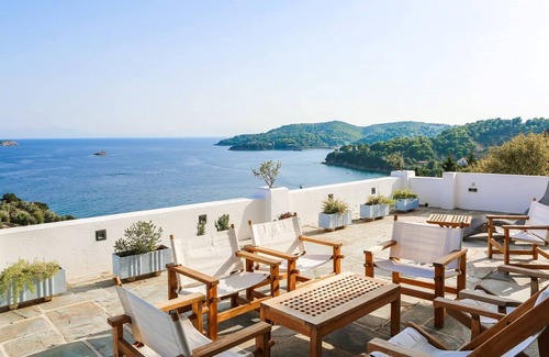 Koukounaries Villa | Superb Villa with stunning views