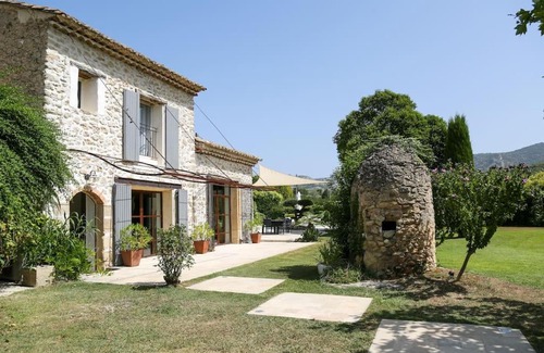 Cheval-Blanc Villa | Superbe Mas contemporain au pied du Luberon