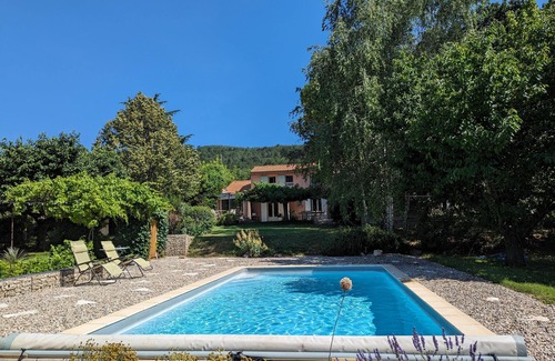 Sauzet Villa | Superbe Séjour en Drôme Provençale à la Villa Batelli