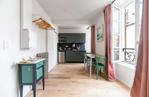 Vieux Vichy Apartment | Superbe studio climatisé dans immeuble classé