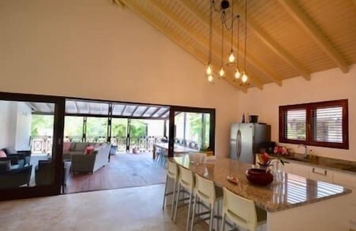 Sint Michiel Villa | Superior Blue Bay Beach Villa