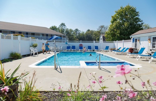 Boothbay Harbor Hotel | Superior King Room - 1 King Bed