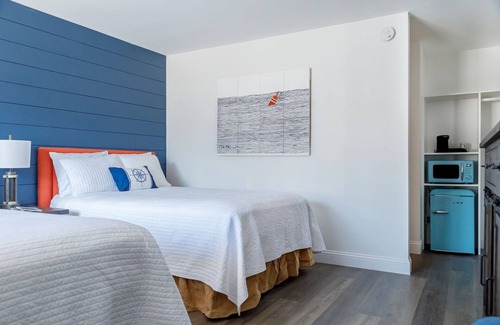 Boothbay Harbor Cabin | Superior King Room - 1 King Bed