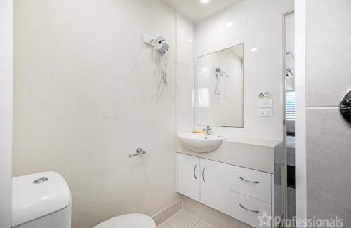 Emu Park Apartment | Superior Studio 17 Endeavour