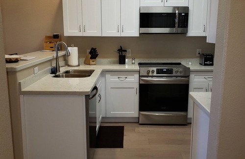 Superstition Lakes Condo | Superstition Lakes Golf Condo in Mesa - Discounts for Weekly & Monthly Stays!