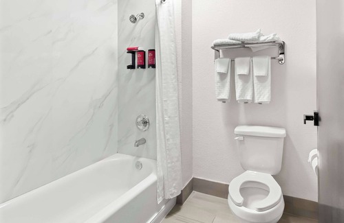 Groves Hotel | SureStay by Best Western Groves