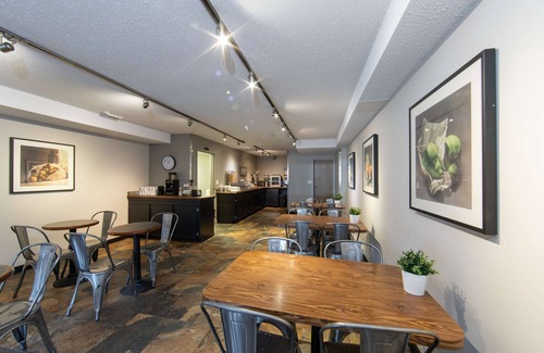 Castlegar Hotel | SureStay Hotel by Best Western Castlegar