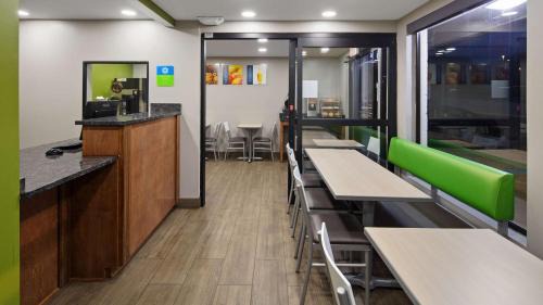 Jasper Hotel | SureStay Hotel by Best Western Jasper