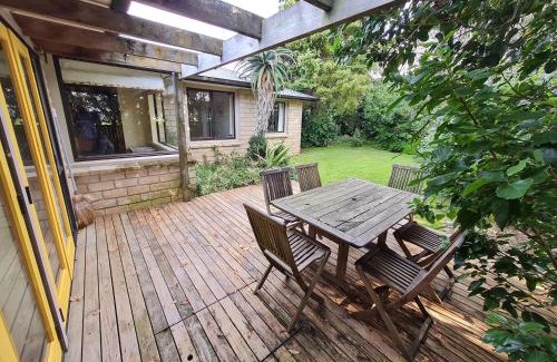 Mount Maunganui House | Surf and Sun Retreat - Mt Maunganui Holiday Home