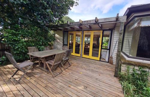Mount Maunganui House | Surf and Sun Retreat - Mt Maunganui Holiday Home