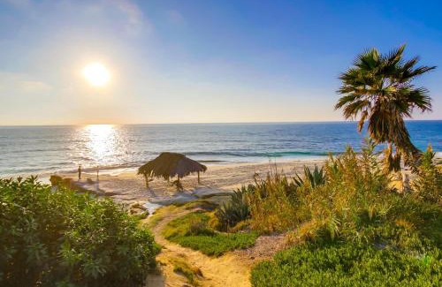 Beach Barber Tract House | Surf Shack 1