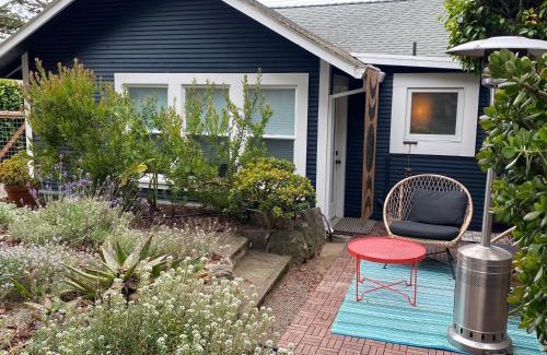Old Town House | Surfer's Paradise