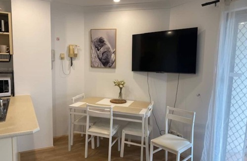 Surfers Paradise Apartment | Surfer's serenity