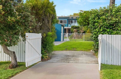 Culburra Beach Apartment | Surfrider Studio - Pet Friendly - 1 Night Stays!