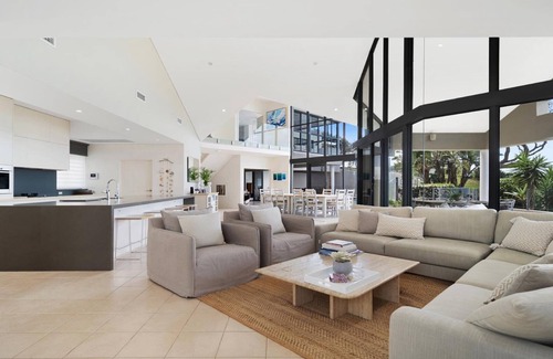 Forresters Beach House | SURFSIDE 65 AT FORRESTERS BEACH - UNINTERRUPTED VIEWS WITH SOLAR HEATED POOL AND HOT JET- SPA