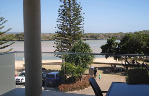 Currimundi Apartment | SURFSIDE ONE UNIT 4 - Fantastic views & prime location.