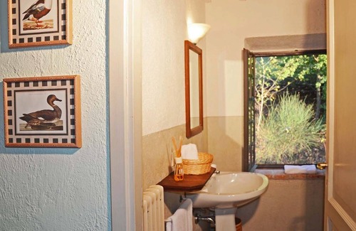 Corbara Cottage | surrounded by unspoilt enviroment, traditional country house (6km from Orvieto)