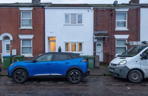 Portswood House | Sutton Cottage - 4 Bed House in Soton City Centre