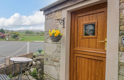 Caldbeck Cottage | SWALEDALE WATCH GARDEN ANNEXE, pet friendly in Caldbeck