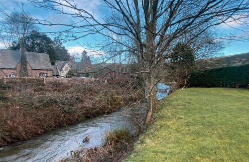 Llangernyw House | Swallow Cottage - A Cosy Retreat Near Snowdonia and the Coast