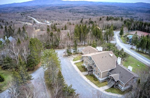 Bromley Mountain Condo | Sweeping views at Bromley's Arlington House!