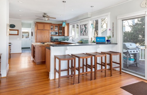 Jamestown House | Sweeping waterviews; tranquil, wrap-around porch; walk to beach & shops