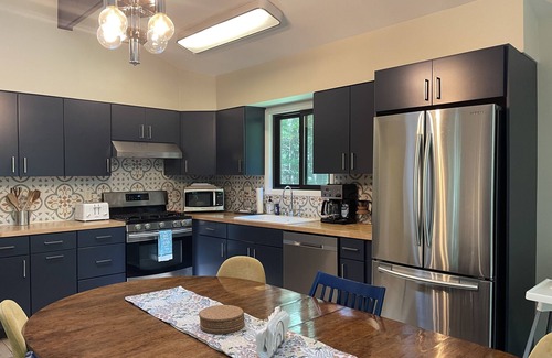 Smallwood Ski Chalet | Sweet Chalet located in lake community-family friendly great entertaining space!